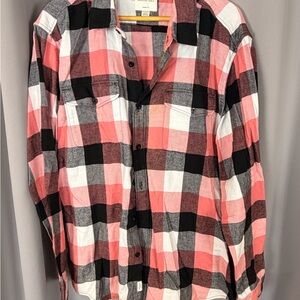 American Eagle Pink and Black Buffalo Plaid Button-Up Shirt